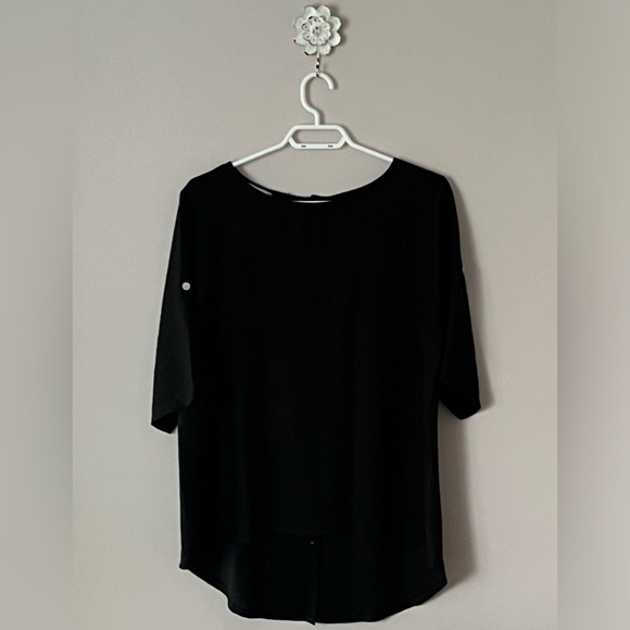 Women’s Short Sleeve Blouse With Back Button Details NWOT - Picture 5 of 10